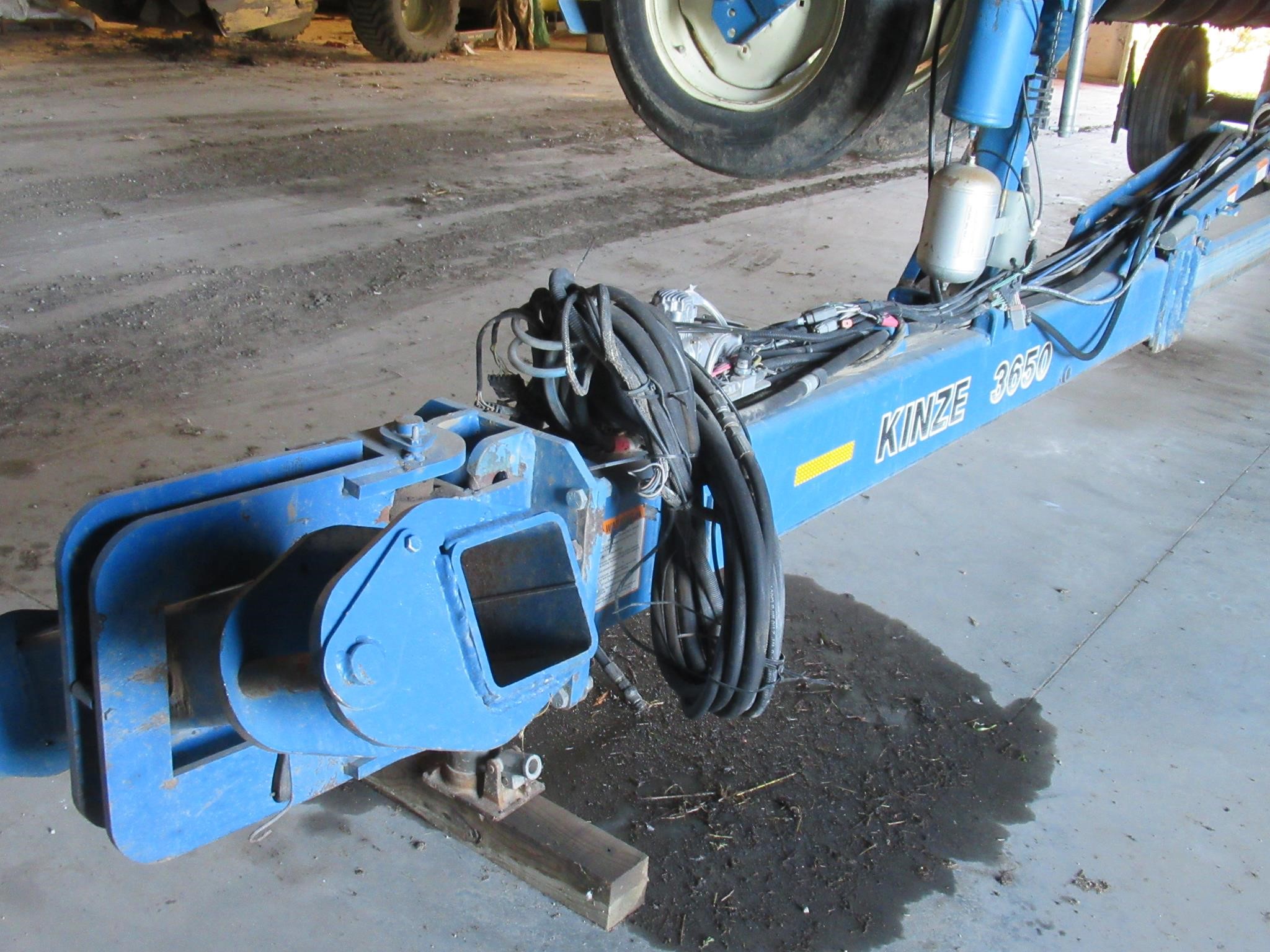 2006 Kinze 3650