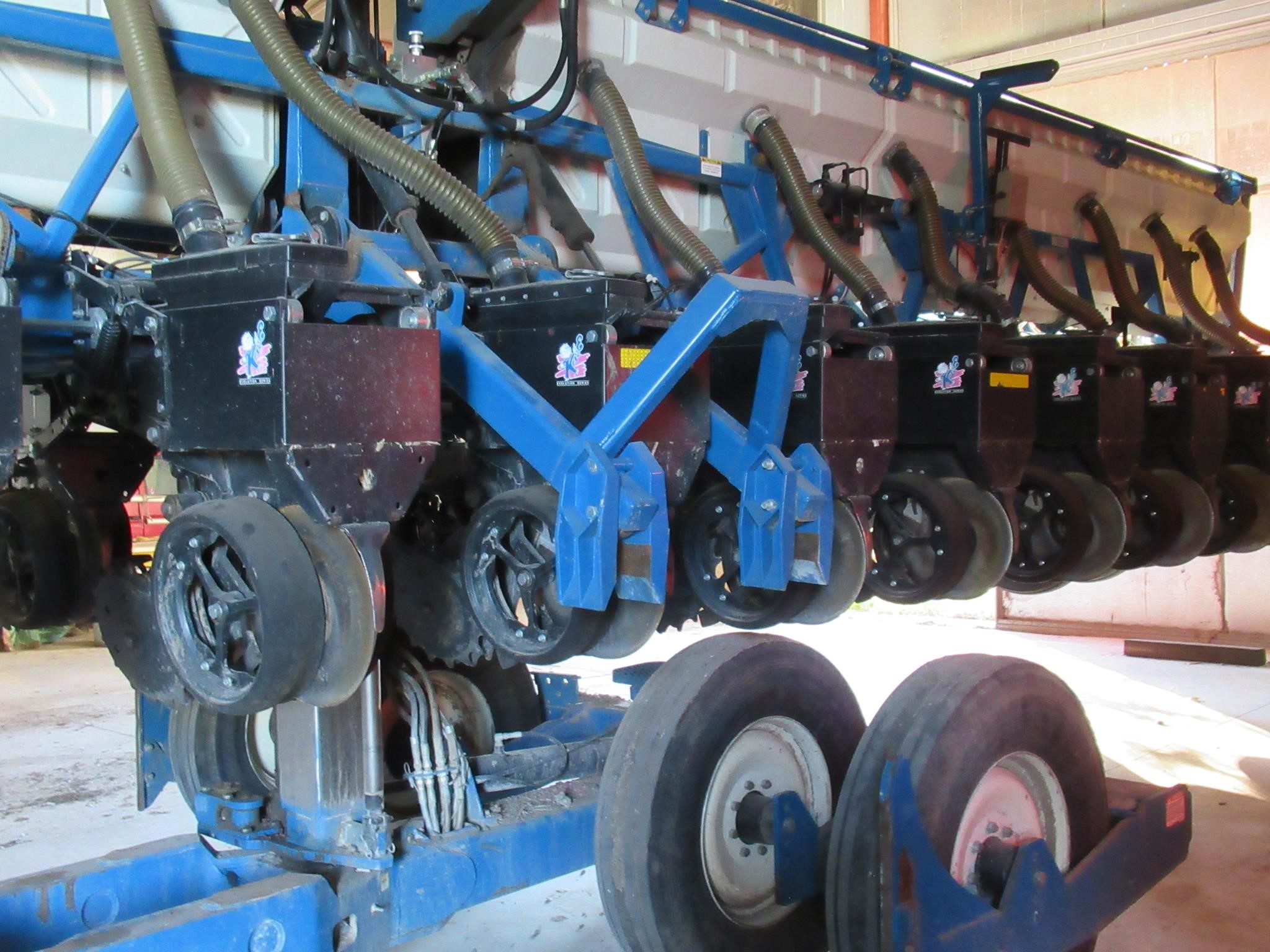 2006 Kinze 3650