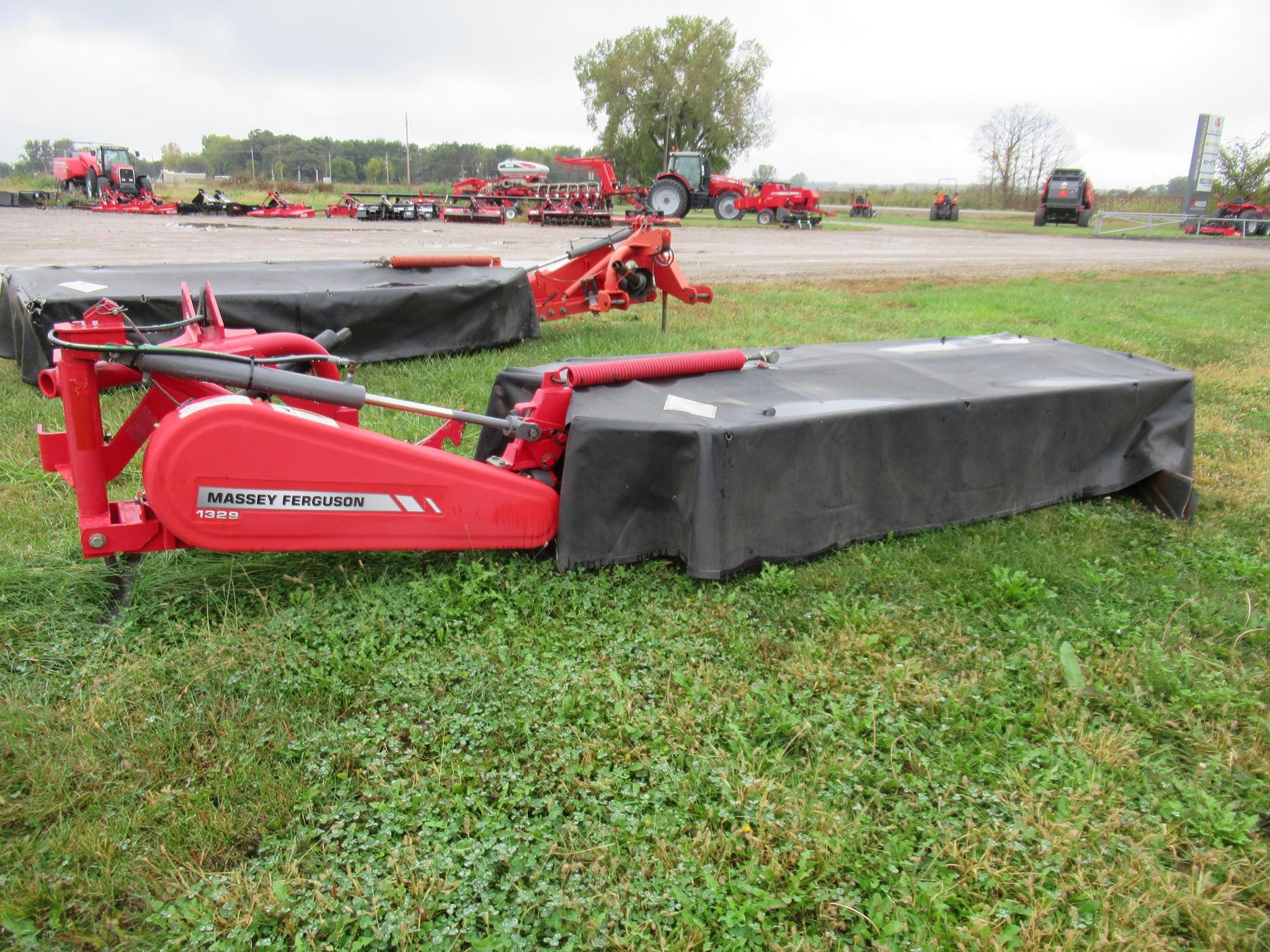 2010 Massey Ferguson 1329