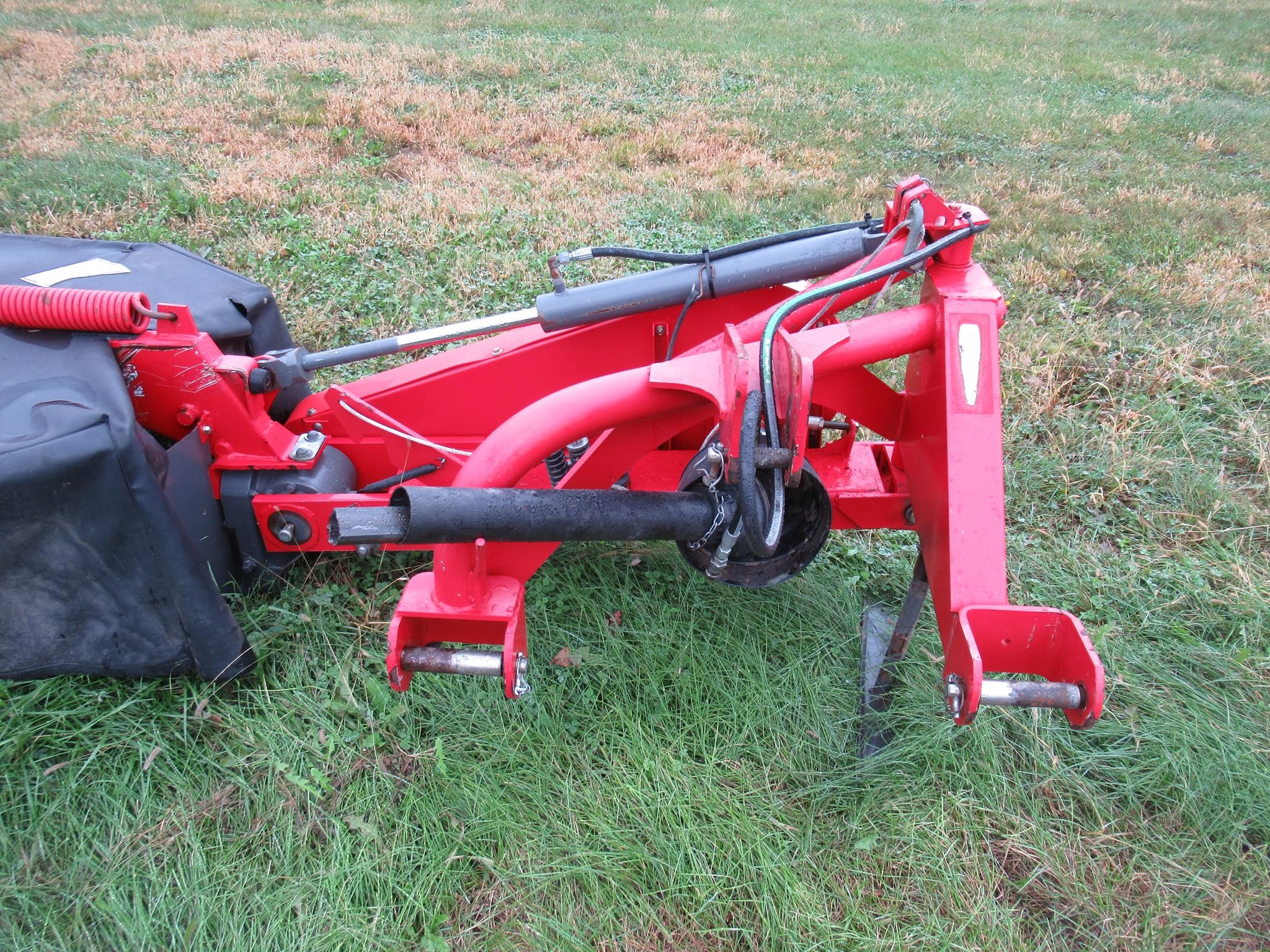 2010 Massey Ferguson 1329